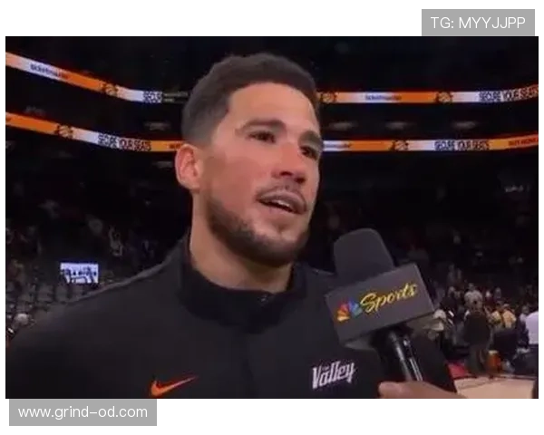 德文·布克无球跑位拉开空间提升关键时刻得分效率