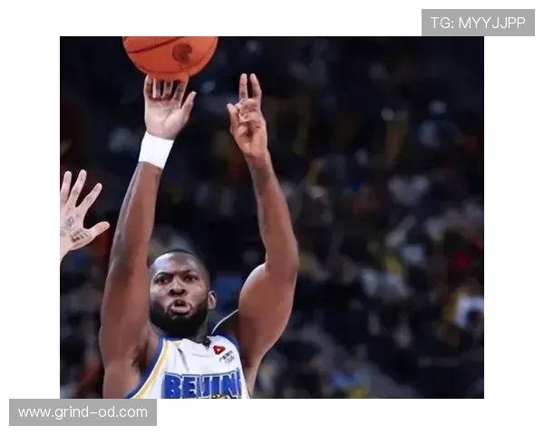 米切尔通过突破拉开差距，关键时刻得分效率胜凯里